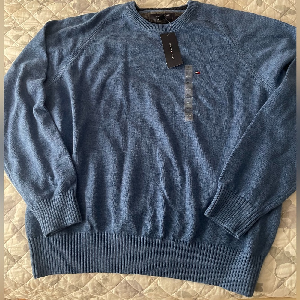 Tommy Hilfiger Men’s blue sweater